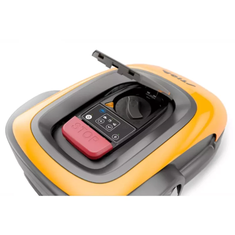 Robot koszący STIGA G 1200 w stacji dokującej - automatyczne ładowanie po zakończeniu pracy.