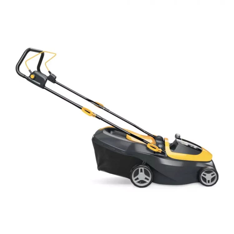 COLLECTOR136e - 2.webp