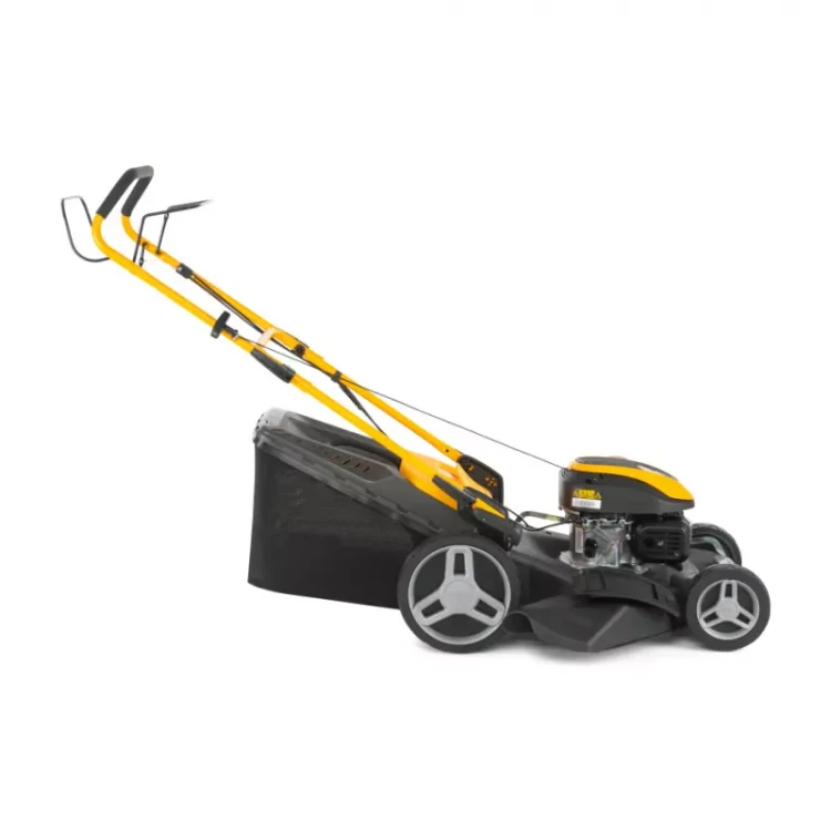 Kosiarka spalinowa STIGA Combi 48 SQ z napędem -łatwe prowadzenie na nierównym terenie.