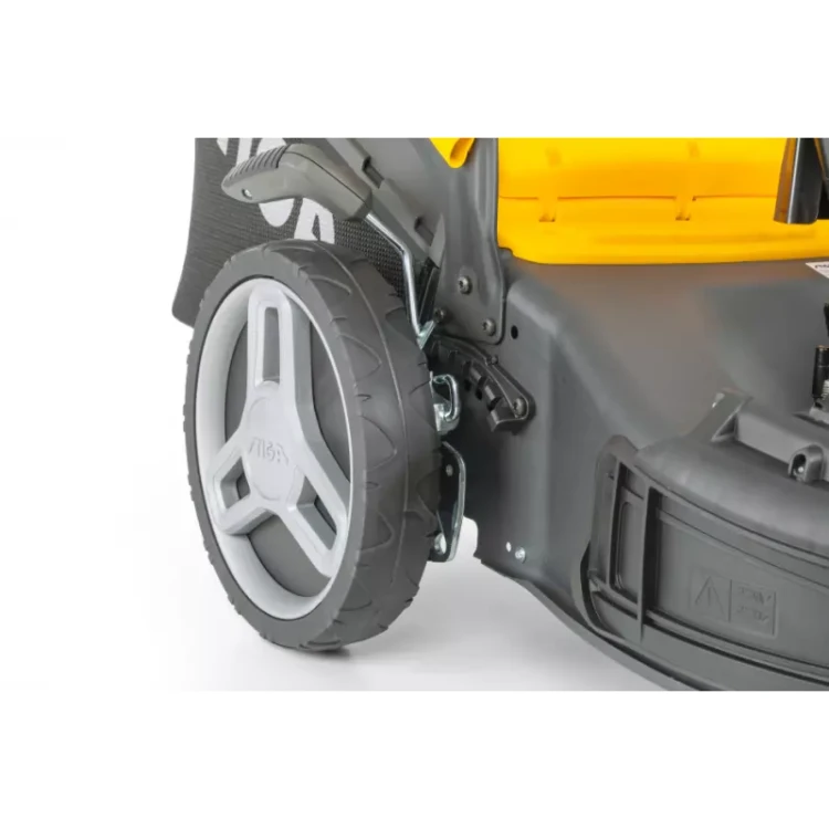 Regulacja wysokości koszenia w modelu STIGA Combi 48 SQ od 22 do 80 mm.