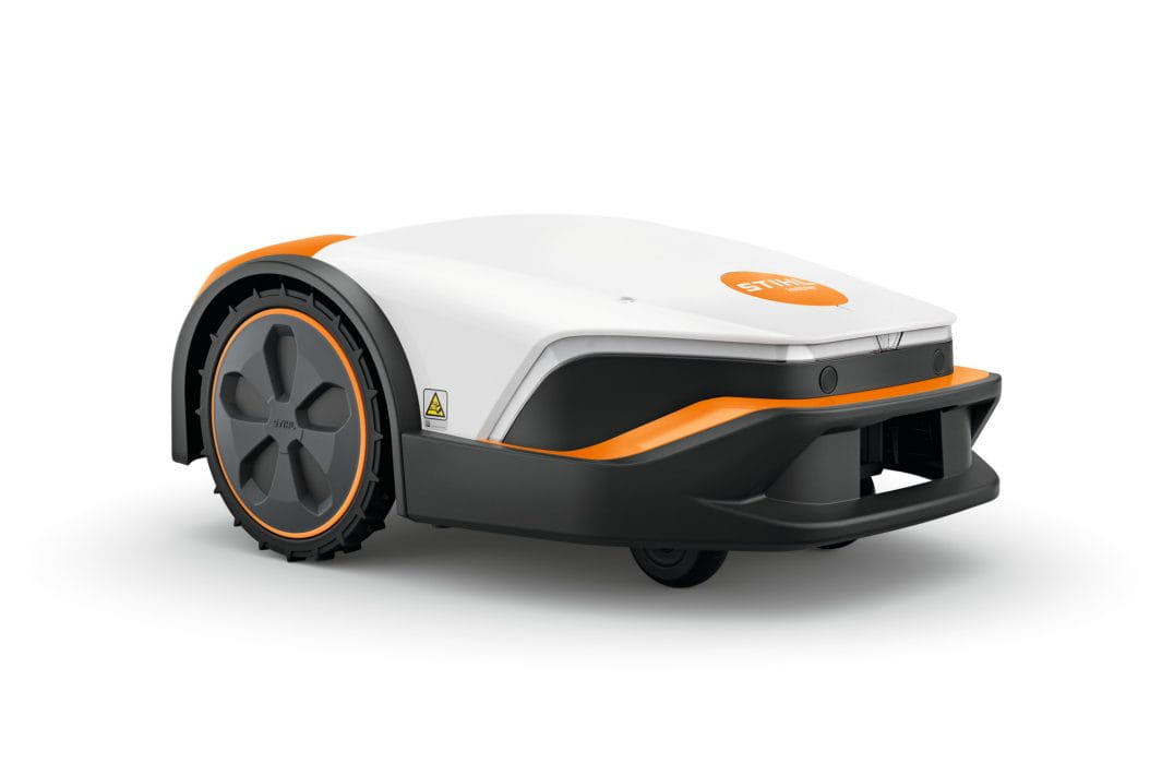 Robot koszący STIHL iMOW 6 do automatycznego koszenia trawnika o powierzchni do 3000 m².